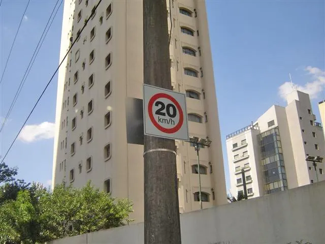 Placa de sinalização para condomínios